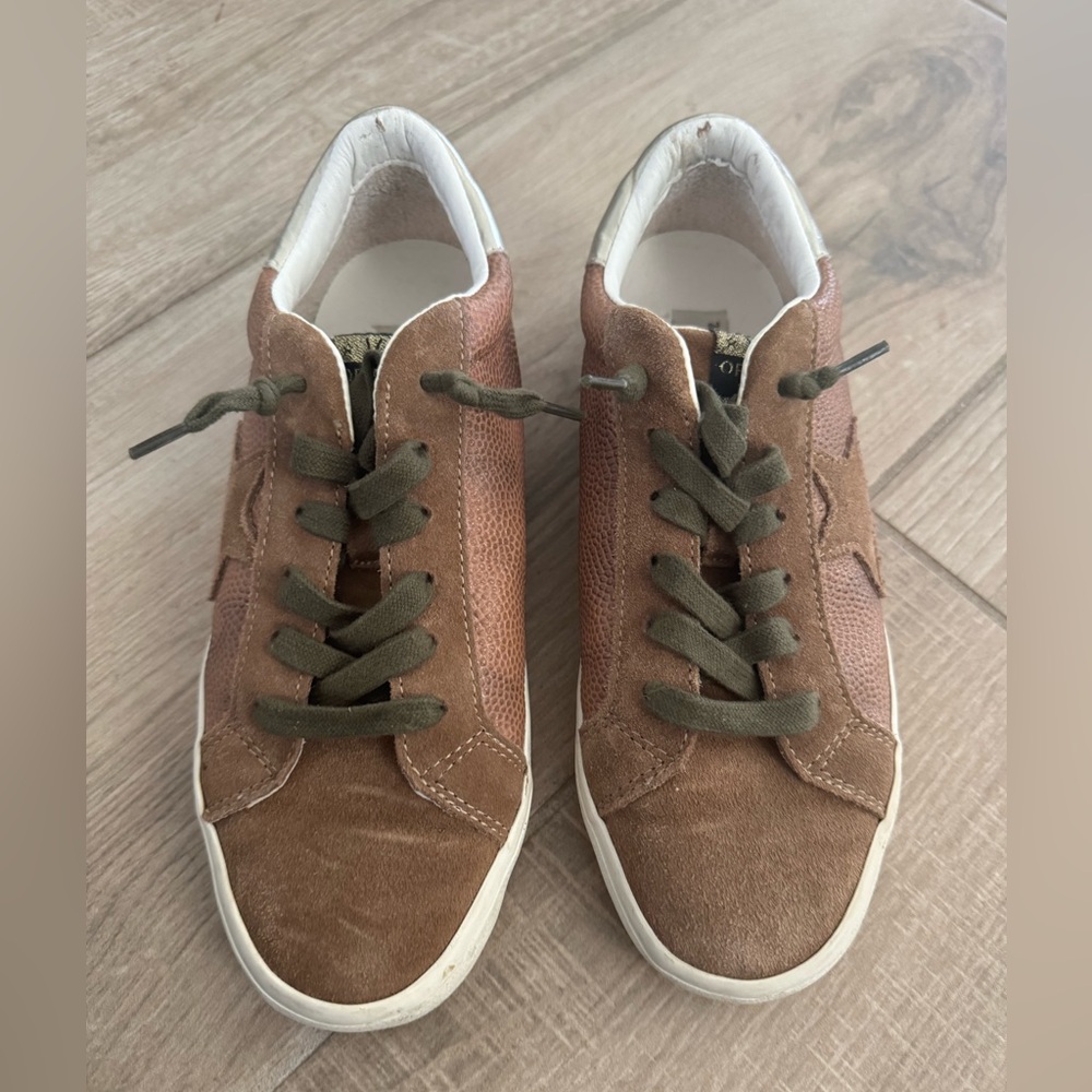 Vintage Havana sneakers. Women’s size 8. Color brown